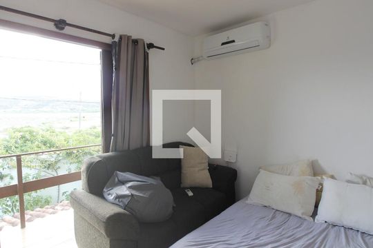Quarto 1 de casa de condomínio para alugar com 2 quartos, 80m² em Ogiva, Cabo Frio