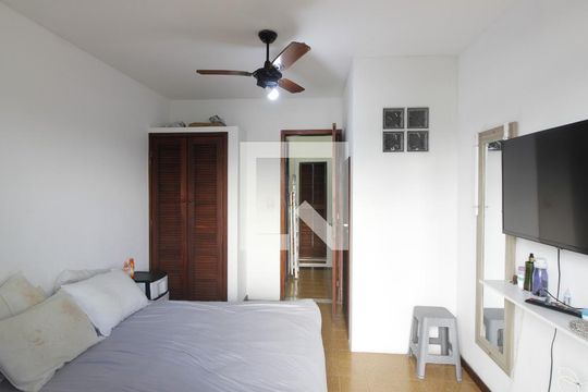 Quarto 1 de casa de condomínio para alugar com 2 quartos, 80m² em Ogiva, Cabo Frio
