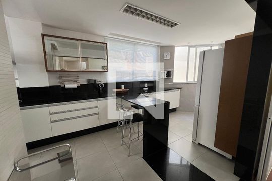Casa de Condomínio para alugar com 4 quartos, 527m² em Granville, Juiz de Fora
