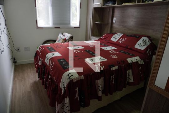 Apartamento à venda com 3 quartos, 68m² em Vila Carmosina, São Paulo