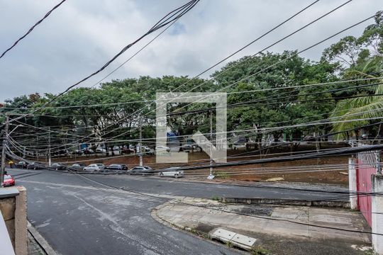Vista quintal de casa à venda com 3 quartos, 200m² em Pirituba, São Paulo