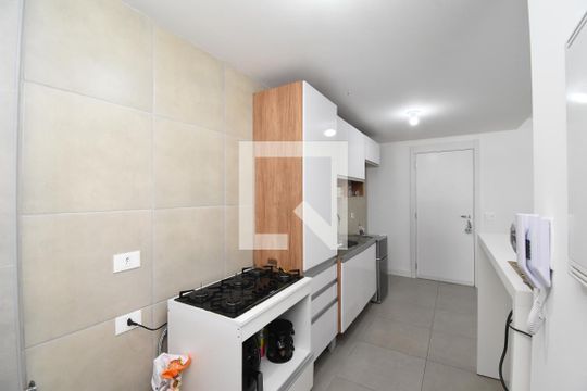 Sala/Cozinha de apartamento à venda com 2 quartos, 75m² em Boa Vista, Curitiba