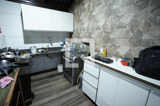 Casa à venda com 4 quartos, 502m² em Jardim Luz, Goiânia
