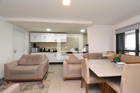 Sala/Cozinha de apartamento à venda com 2 quartos, 75m² em Boa Vista, Curitiba