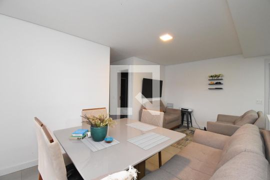 Sala/Cozinha de apartamento à venda com 2 quartos, 75m² em Boa Vista, Curitiba