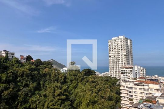 Vista da sala  de apartamento à venda com 1 quarto, 80m² em Copacabana, Rio de Janeiro