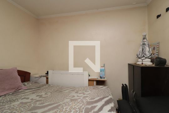 Quarto 2 de apartamento para alugar com 2 quartos, 52m² em Vila Carmosina, São Paulo