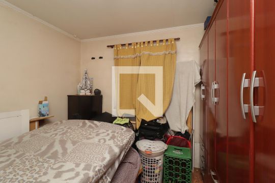 Quarto 2 de apartamento para alugar com 2 quartos, 52m² em Vila Carmosina, São Paulo