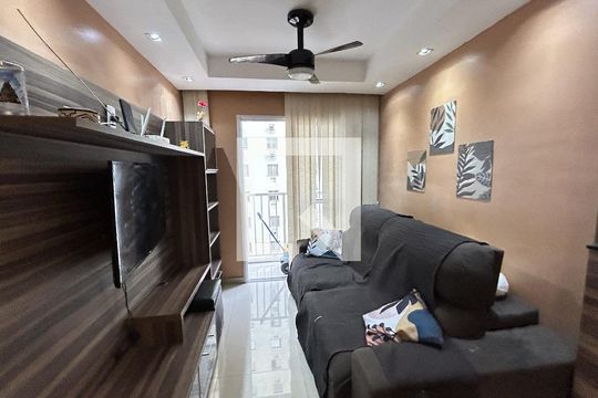 Sala de apartamento à venda com 2 quartos, 55m² em Todos Os Santos, Rio de Janeiro