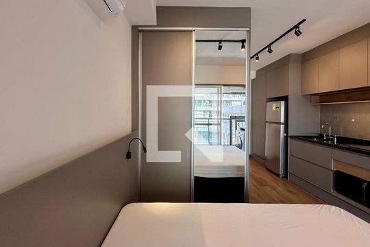 Quarto  de kitnet/studio para alugar com 1 quarto, 29m² em Chácara Santo Antônio (zona Sul), São Paulo