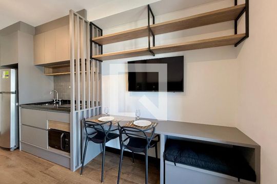 Quarto  de kitnet/studio para alugar com 1 quarto, 29m² em Chácara Santo Antônio (zona Sul), São Paulo