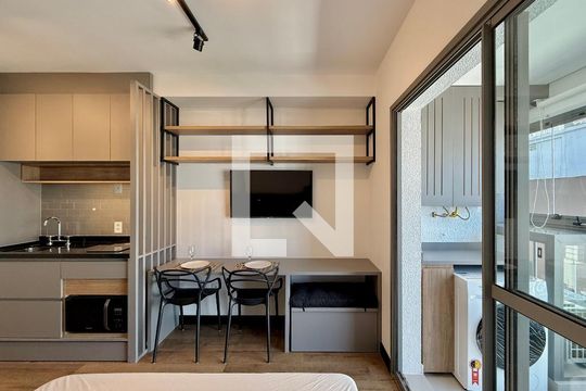 Quarto  de kitnet/studio para alugar com 1 quarto, 29m² em Chácara Santo Antônio (zona Sul), São Paulo