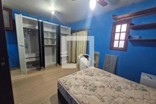 Quarto 1 de casa para alugar com 4 quartos, 137m² em Serraria, Porto Alegre
