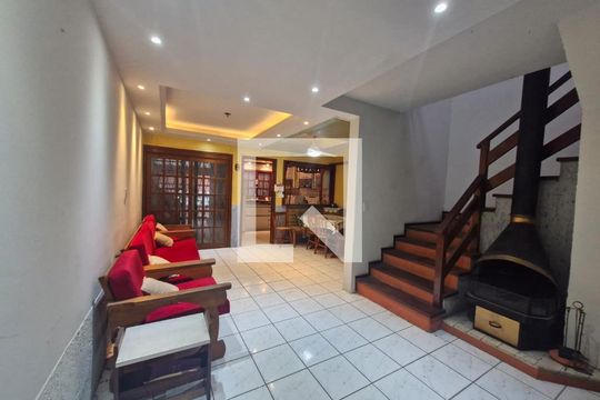 Sala de casa para alugar com 4 quartos, 137m² em Serraria, Porto Alegre