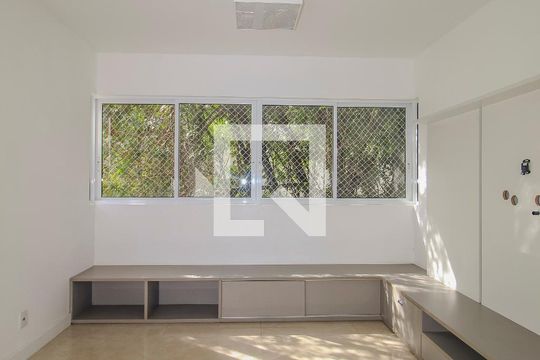 Sala de apartamento à venda com 2 quartos, 60m² em Tristeza, Porto Alegre