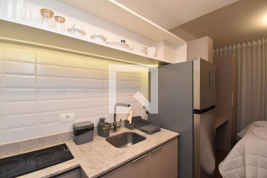 Studio de kitnet/studio para alugar com 1 quarto, 30m² em Centro, Curitiba