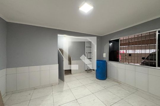 Casa para alugar com 2 quartos, 80m² em Vila Albertina, São Paulo