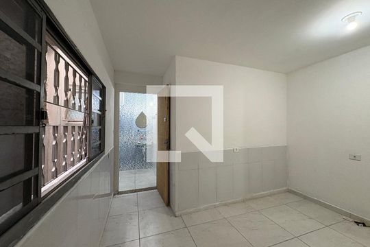 Suíte de casa para alugar com 2 quartos, 80m² em Vila Albertina, São Paulo