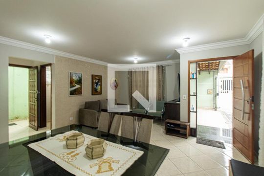 Sala de casa à venda com 3 quartos, 180m² em Lindoia, Curitiba
