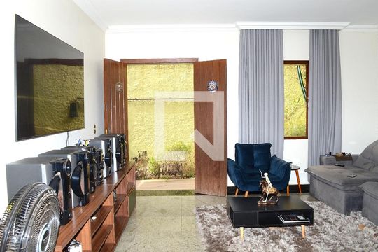 Sala de casa para alugar com 3 quartos, 170m² em Ipê, Belo Horizonte