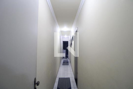 Corredor de casa à venda com 4 quartos, 200m² em Vila Constanca, São Paulo