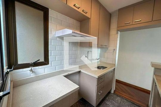 Cozinha de kitnet/studio para alugar com 2 quartos, 57m² em Cambuí, Campinas