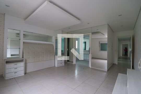 Quarto 1 suíte de casa para alugar com 3 quartos, 300m² em Campestre, Santo André