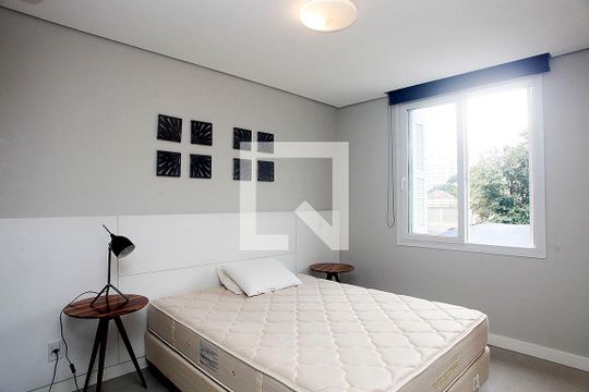Quarto de kitnet/studio à venda com 1 quarto, 51m² em Floresta, Porto Alegre
