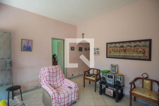 Casa para alugar com 3 quartos, 150m² em Raul Veiga, São Gonçalo