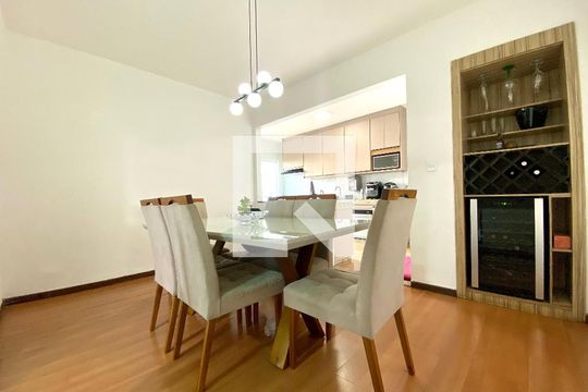 Sala de casa à venda com 3 quartos, 500m² em Trevo, Belo Horizonte