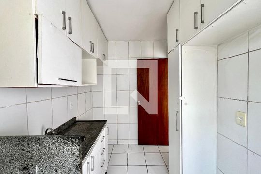 Cozinha de apartamento à venda com 3 quartos, 60m² em Santa Branca, Belo Horizonte