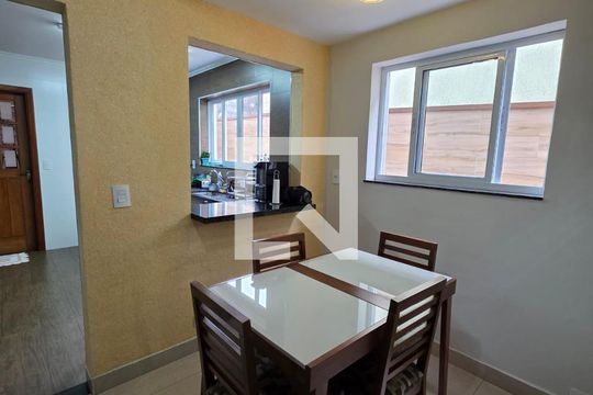 Sala de jantar de casa à venda com 3 quartos, 180m² em Jardim Santa Emilia, São Paulo