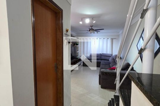 Sala de casa à venda com 3 quartos, 180m² em Jardim Santa Emilia, São Paulo