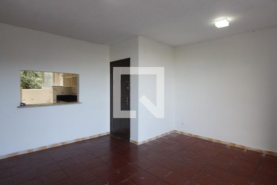 Sala de apartamento para alugar com 2 quartos, 55m² em Ogiva, Cabo Frio