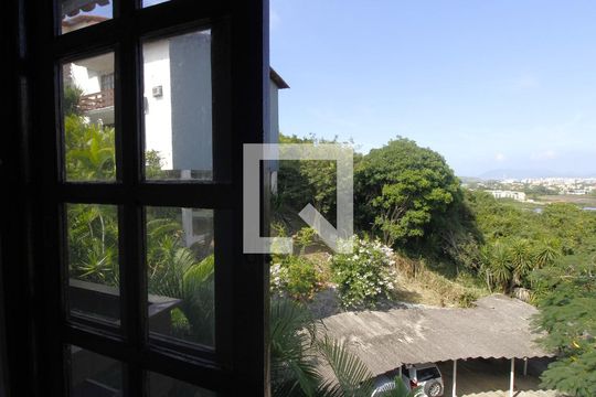 Vista da Suíte   de apartamento para alugar com 2 quartos, 55m² em Ogiva, Cabo Frio