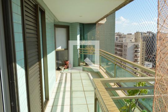 Sacada de apartamento para alugar com 3 quartos, 178m² em Centro, Ribeirão Preto