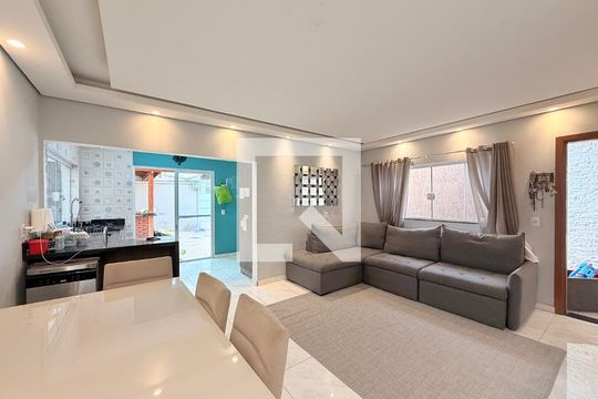 Casa à venda com 3 quartos, 169m² em Jardim Promeca, Várzea Paulista