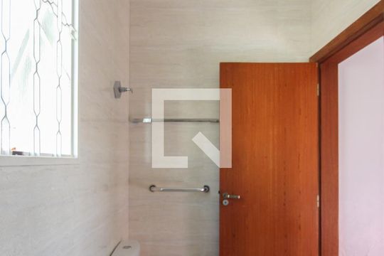 Banheiro da Suíte de casa para alugar com 3 quartos, 477m² em Planalto, Belo Horizonte