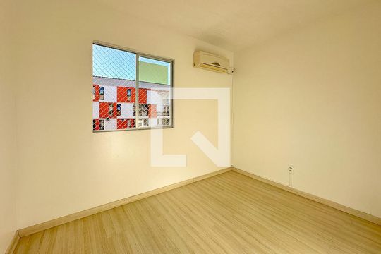 Quarto 1 de apartamento para alugar com 3 quartos, 52m² em Serraria, São José