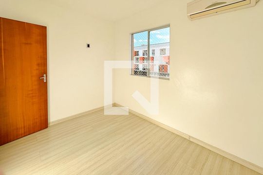 Quarto 1 de apartamento para alugar com 3 quartos, 52m² em Serraria, São José