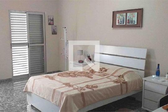 Casa à venda com 3 quartos, 191m² em Vila Vitorio Mazzei, São Paulo
