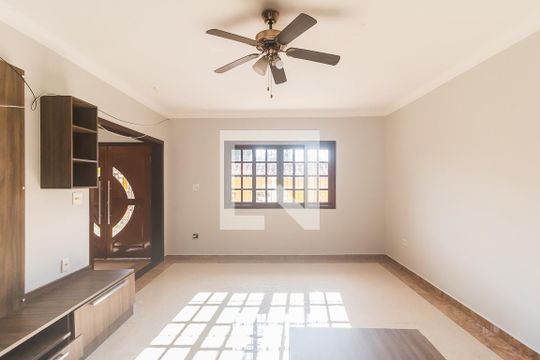 Sala de casa para alugar com 5 quartos, 905m² em Jardim Fonte Aurea, Poá