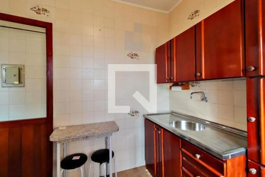 Cozinha de apartamento para alugar com 1 quarto, 49m² em Nonoai, Porto Alegre