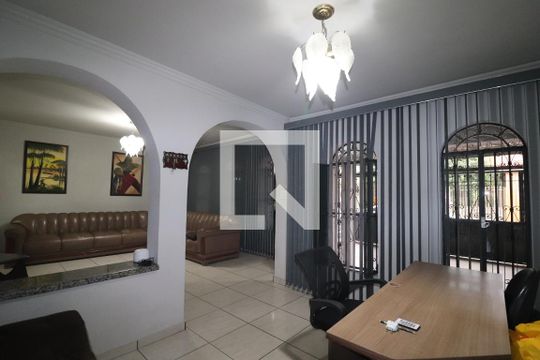 Escritório de casa à venda com 3 quartos, 173m² em Utinga, Santo André