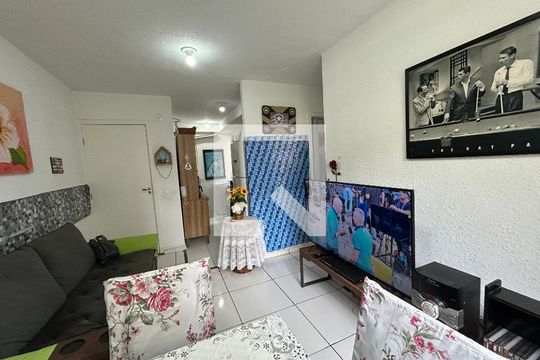 Sala de apartamento para alugar com 2 quartos, 40m² em Madureira, Rio de Janeiro