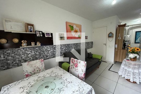 Sala de apartamento para alugar com 2 quartos, 40m² em Madureira, Rio de Janeiro