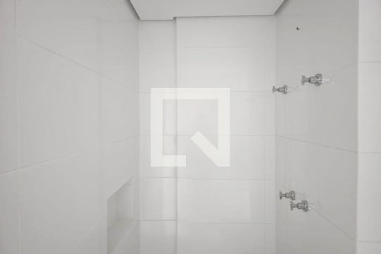 Banheiro Social de kitnet/studio à venda com 0 quarto, 32m² em Picanço, Guarulhos