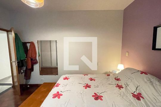Quarto 1 de casa para alugar com 4 quartos, 220m² em Vila Pirajussara, São Paulo