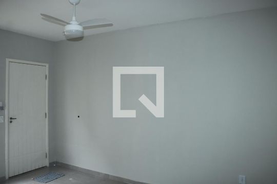 Casa de Condomínio para alugar com 2 quartos, 50m² em Água Espraiada (caucaia do Alto), Cotia