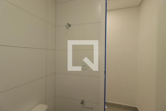 Banheiro de kitnet/studio para alugar com 1 quarto, 22m² em Vila América, Santo André